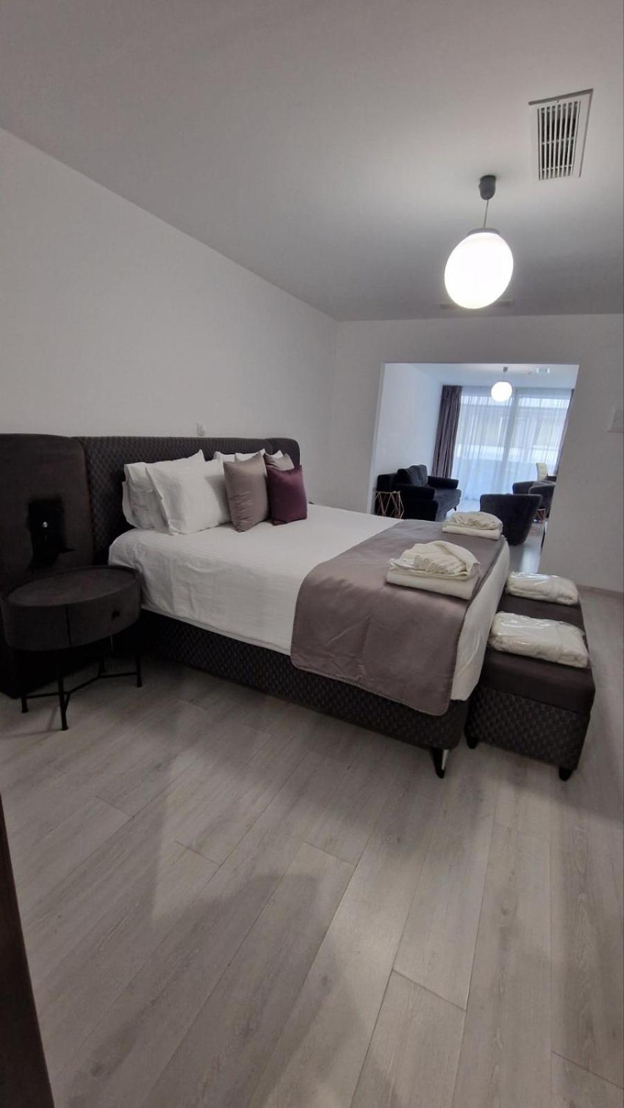 Junior Suite, King Bed, INTERNATIONAL ATENE HOTEL 2/7