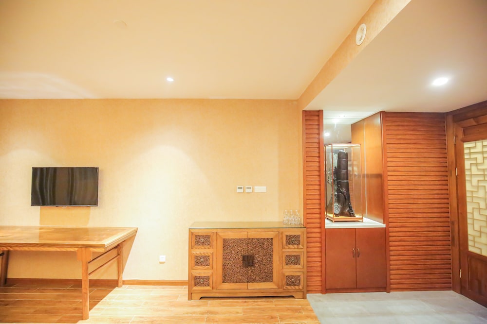 New Knight Royal Hotel Airport and International Resort 43/61