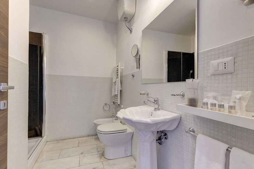 Little Rhome Suites 21/49