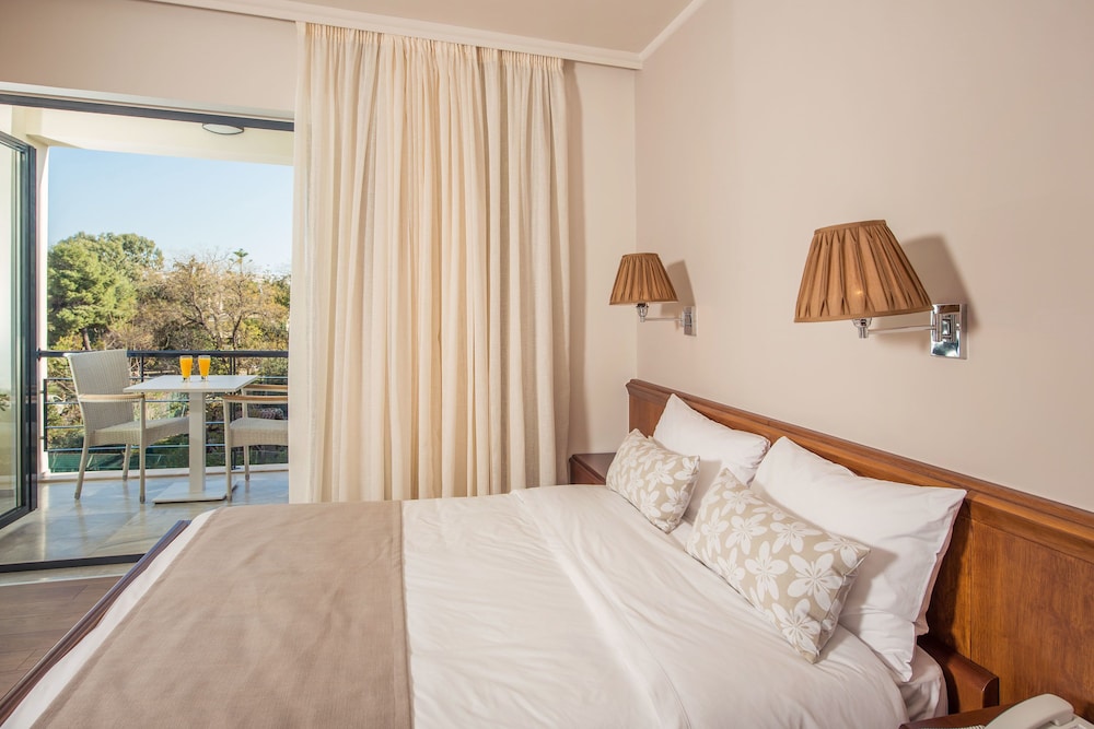 Avra City Boutique Hotel 8/43
