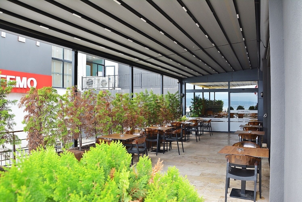 61 Park Hotel 42/51