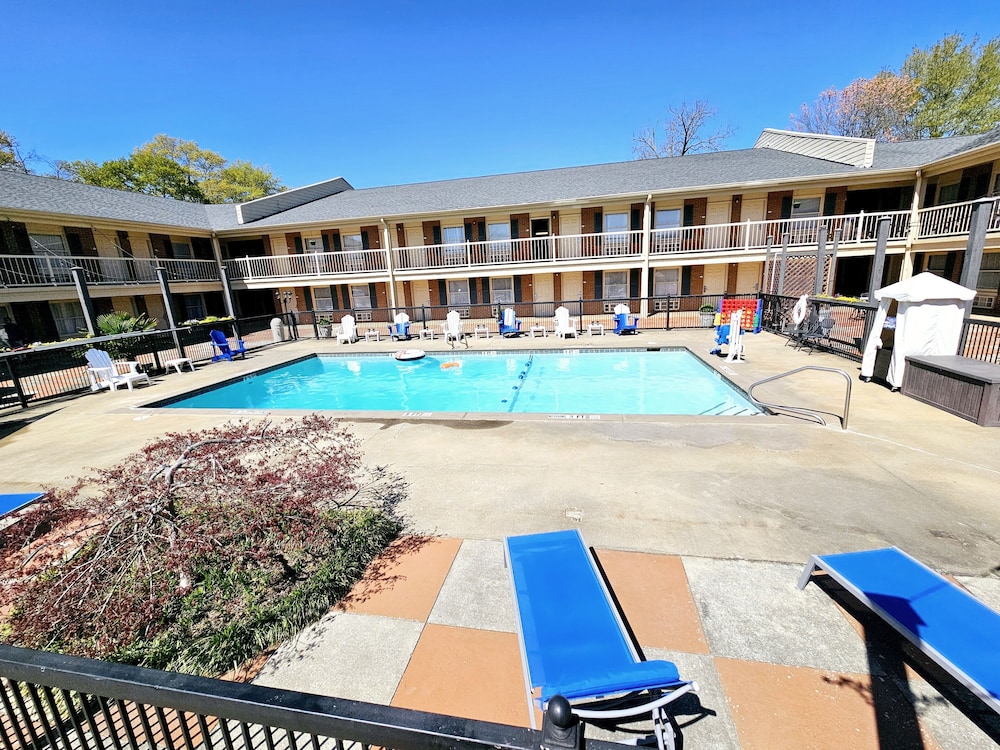 The Guest Lodge Gainesville 41/50