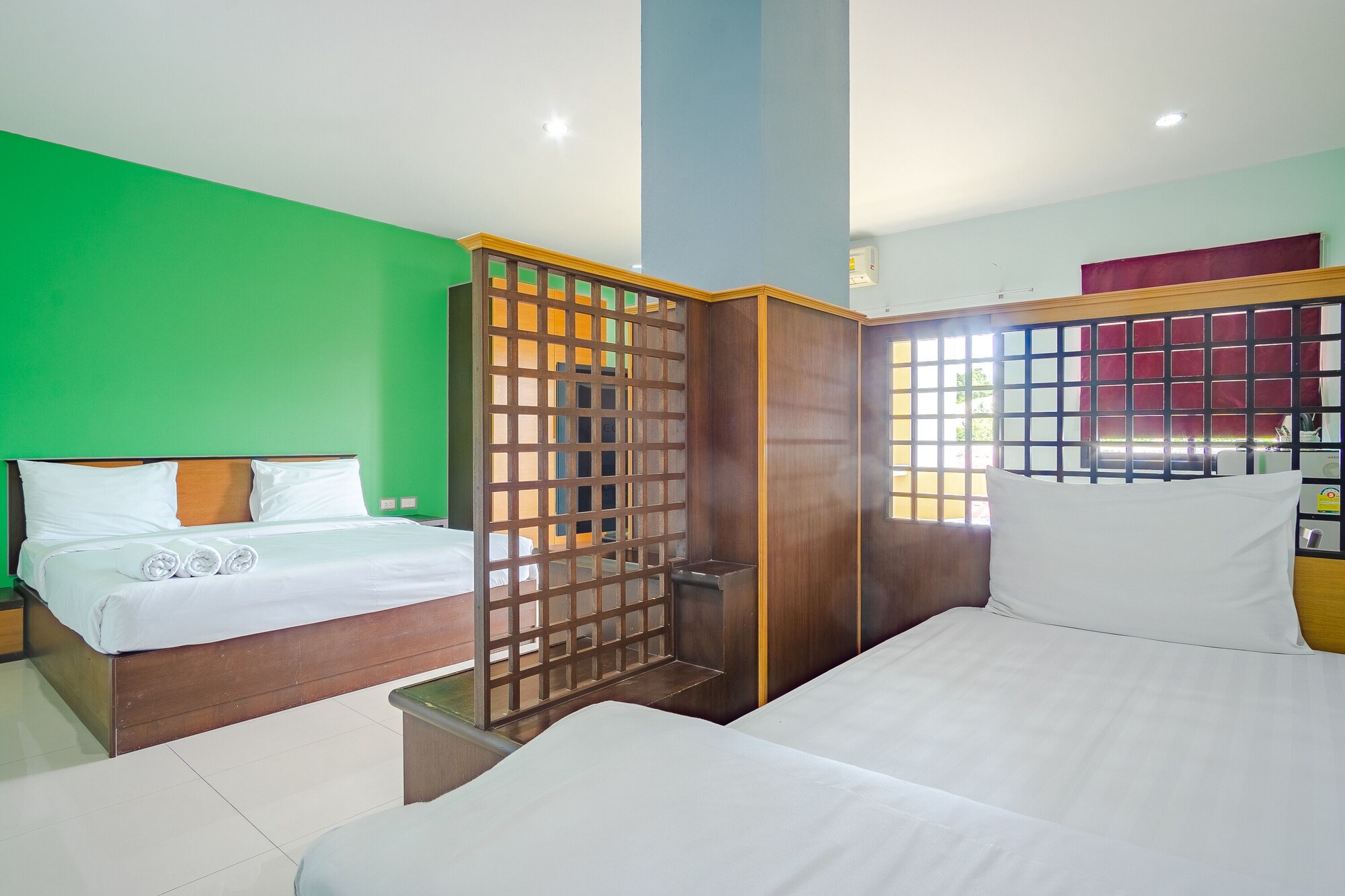 ROOM, TRIPLE