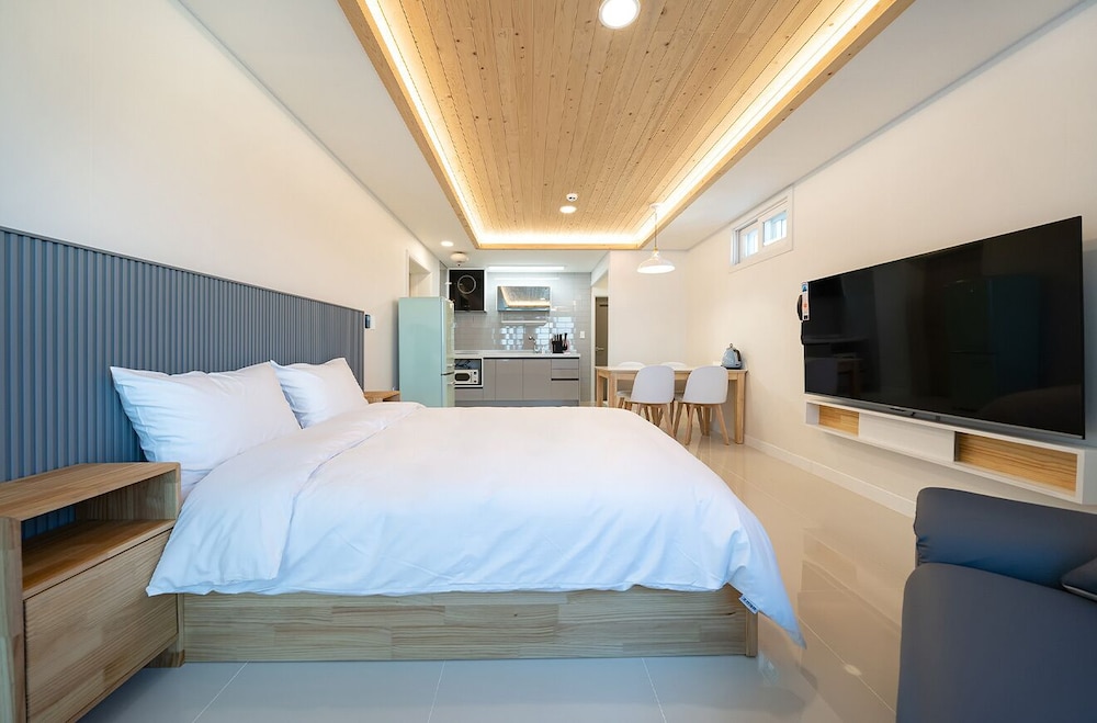 Ocean Terra Resort 4/50