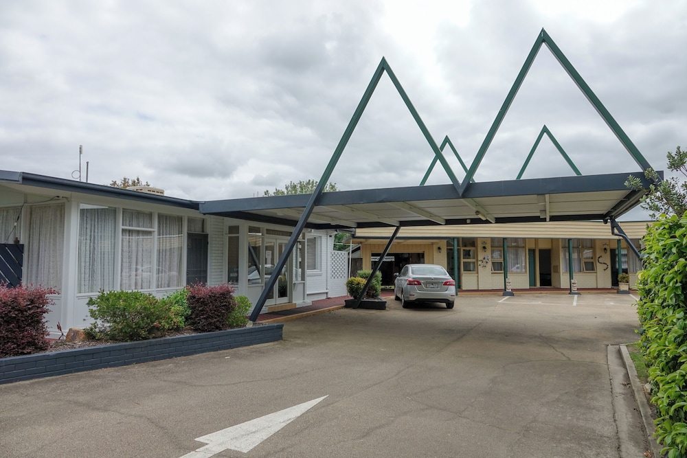 BAIRNSDALE MAIN MOTEL 18/27