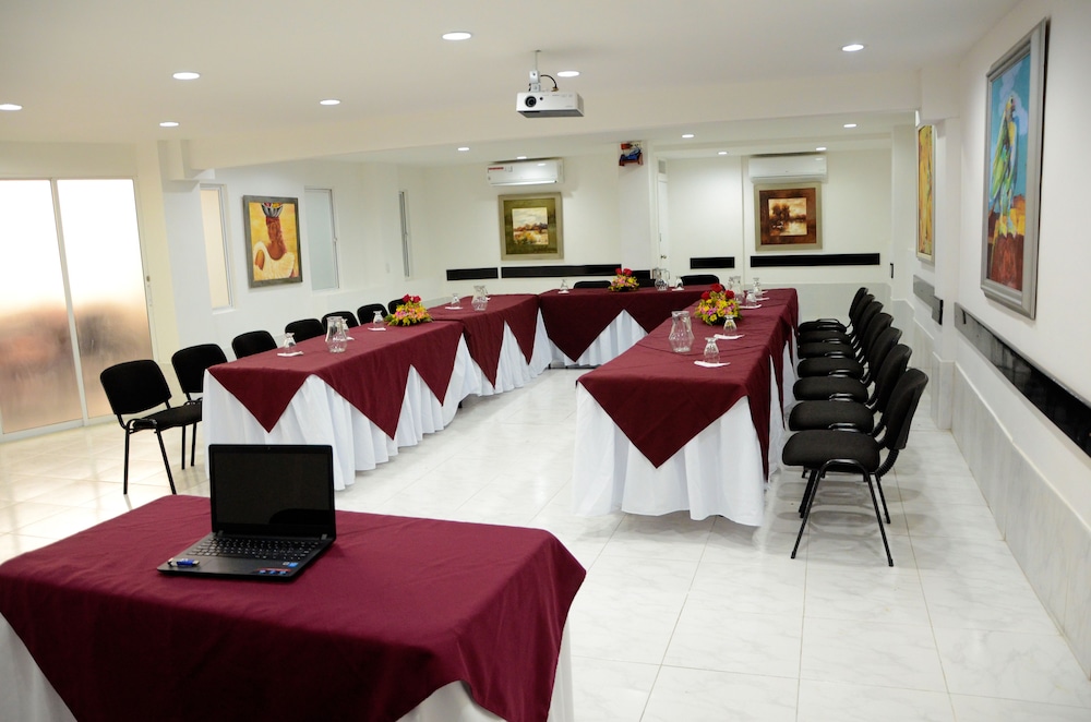 Hotel Karlo 43/50