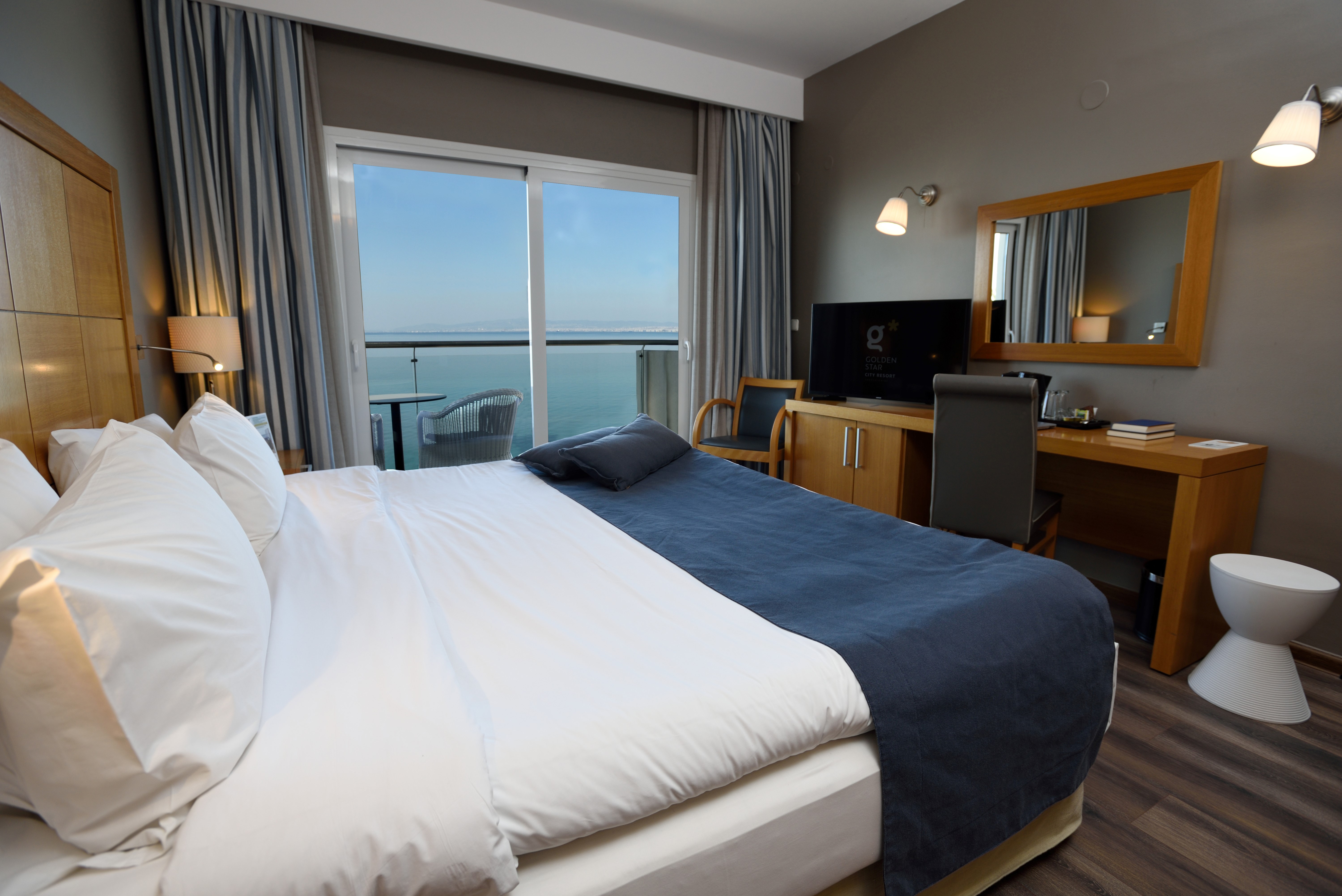 Room, Double or Twin Bed, Sea View