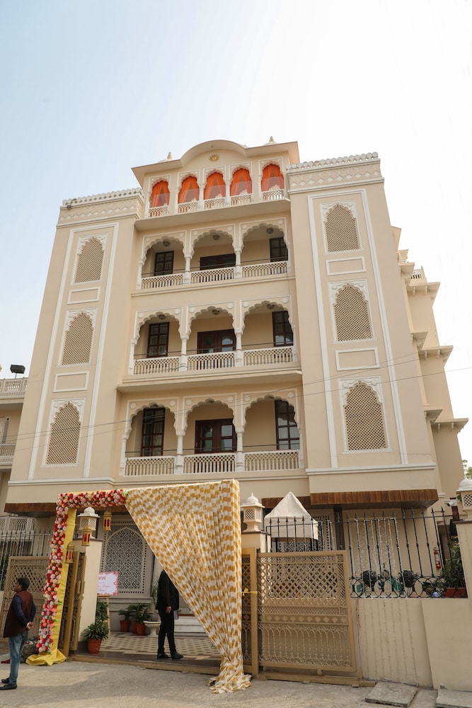 Laxmi Palace Heritage Boutique Hotel 3/65