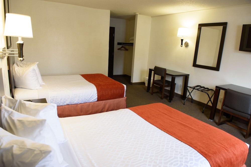 Americas Best Value Inn New Paltz 20/36