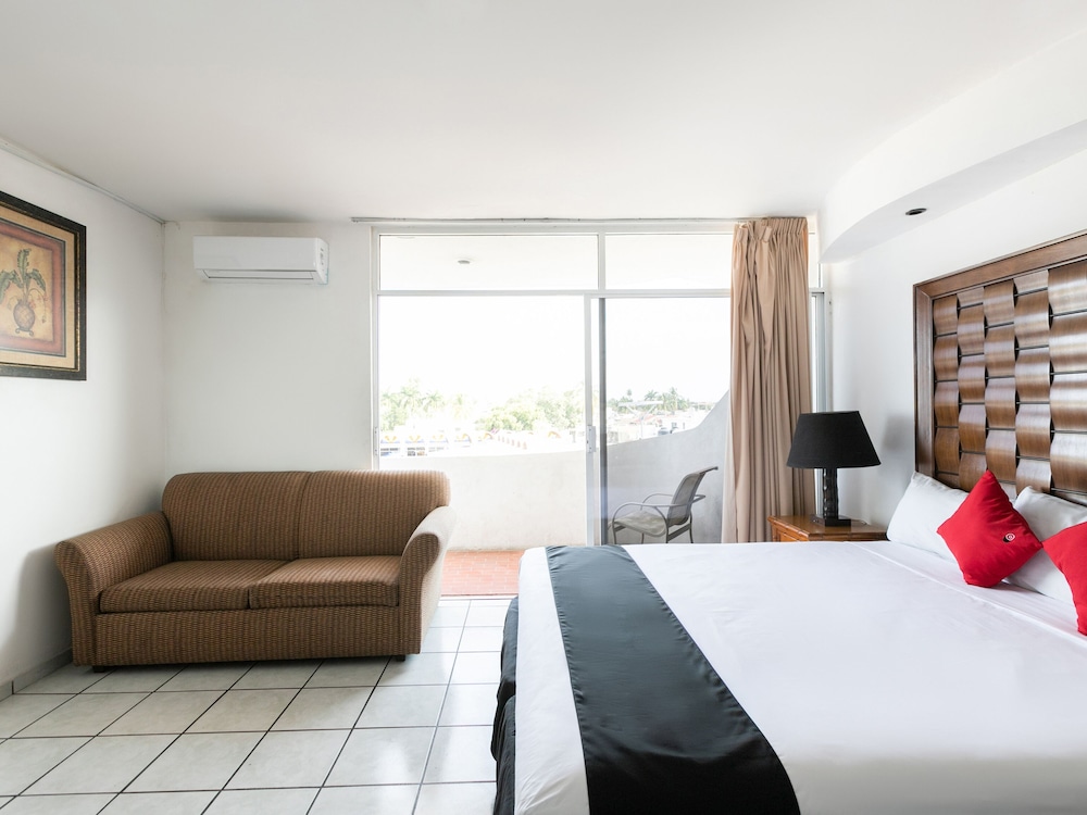 Zona Dorada Inn 24/50