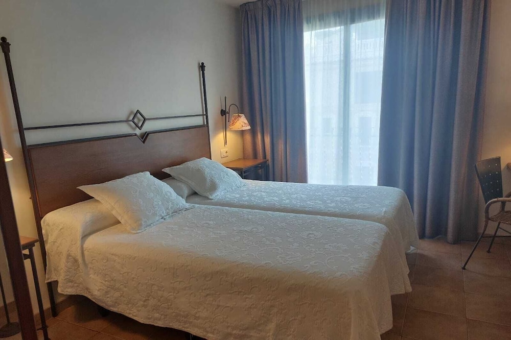 Hotel Sant Jordi 14/50