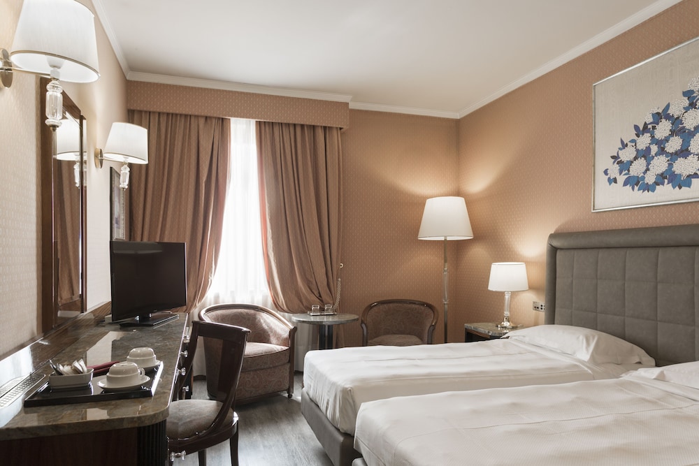 Doria Grand Hotel 10/65