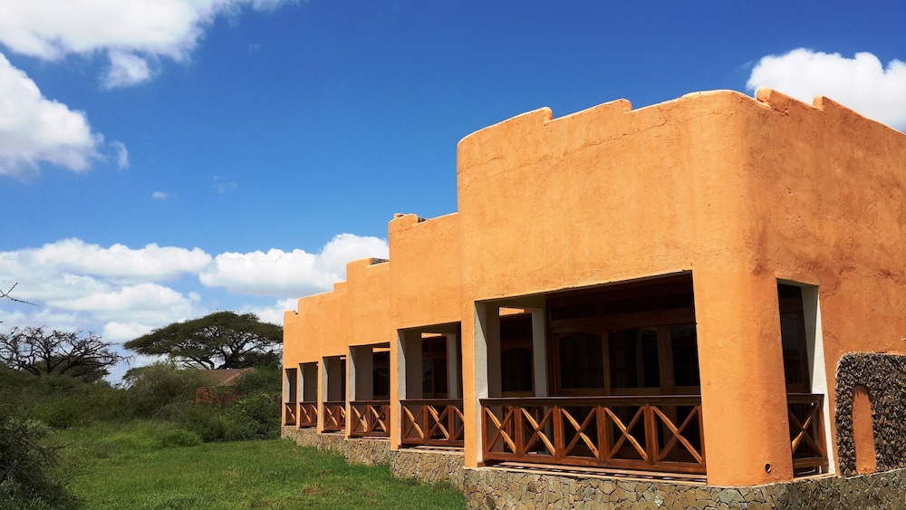 Kilima Safari Camp in AMBOSELI