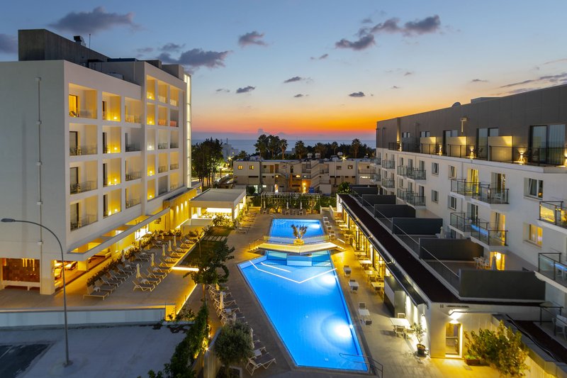 Anemi Hotel & Suites 3/64