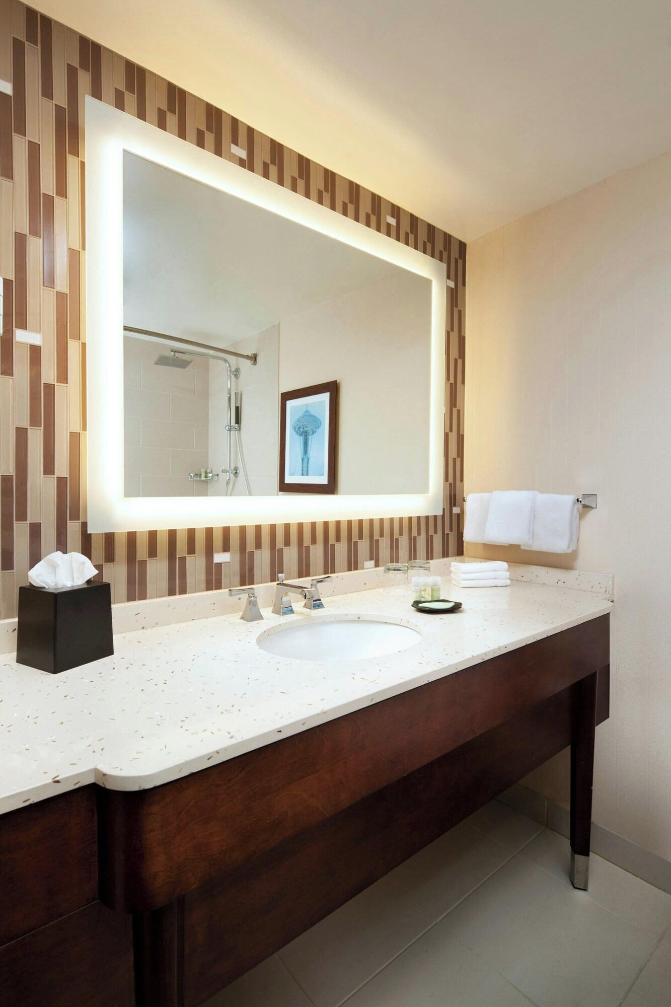 غرفة ديلوكس بسرير مزدوج بإطلالة، WESTIN - SEATTLE 5/5