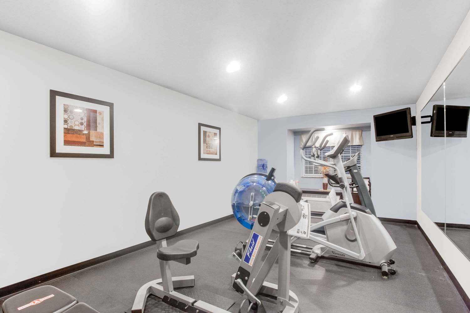 Microtel Inn & Suites by Wyndham Bath 3/8