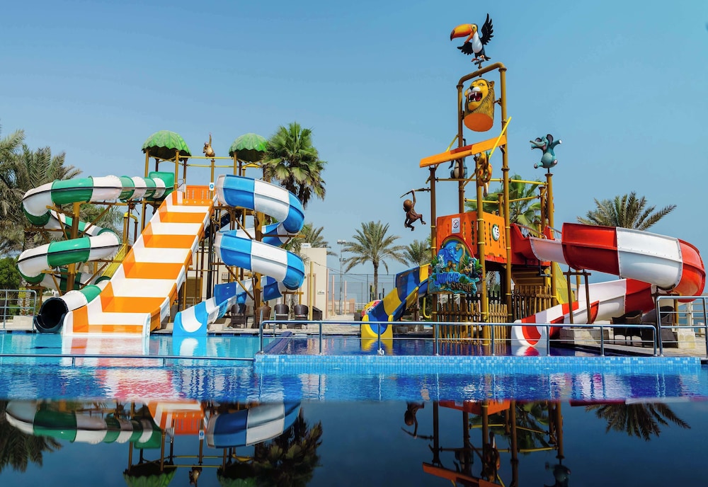 RADISSON BLU HOTEL, SOHAR 65/72
