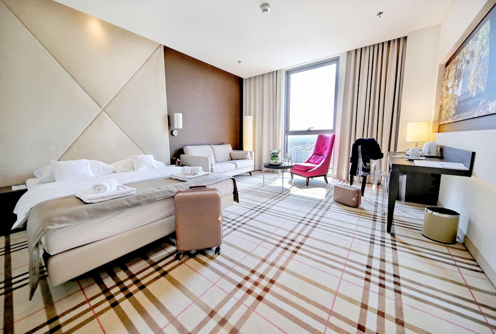 Hotel Rzeszaw 17/40