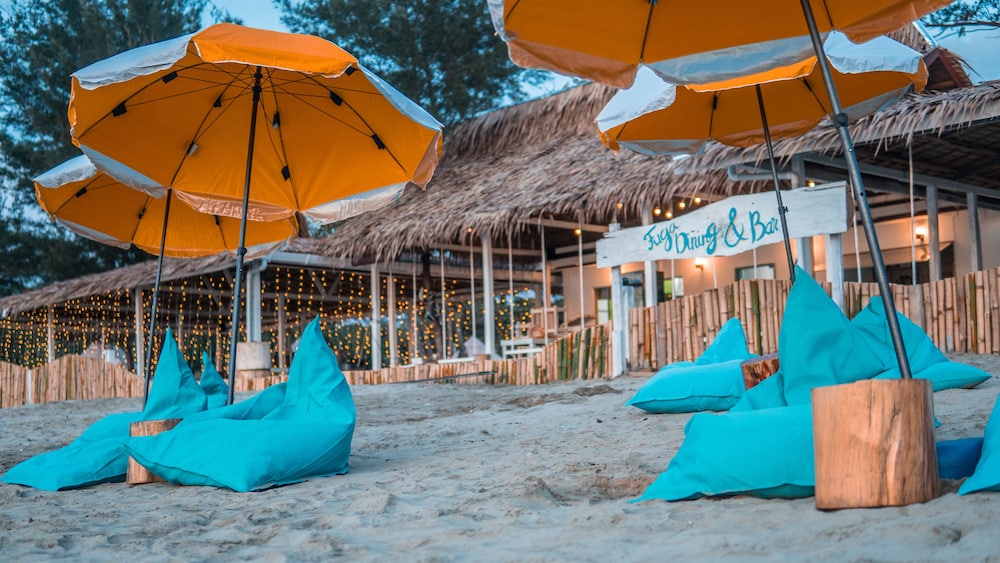 Cabana Retreat 21/24