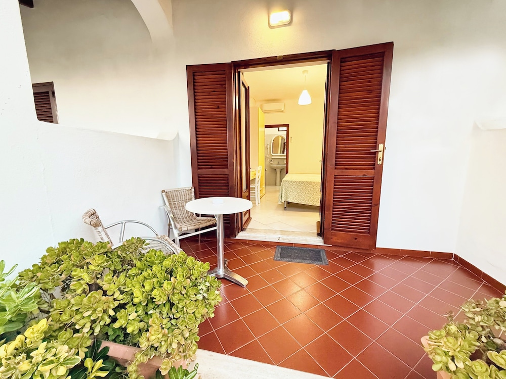 Hotel Villa Mena 33/50