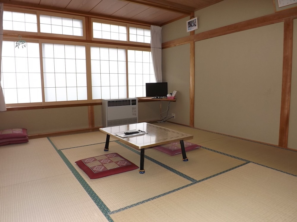 Minshuku Rindo 18/32