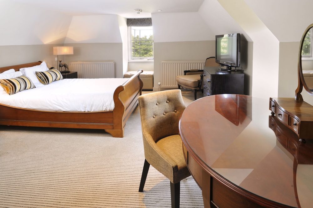 The Crown Manor House Hotel 41/42