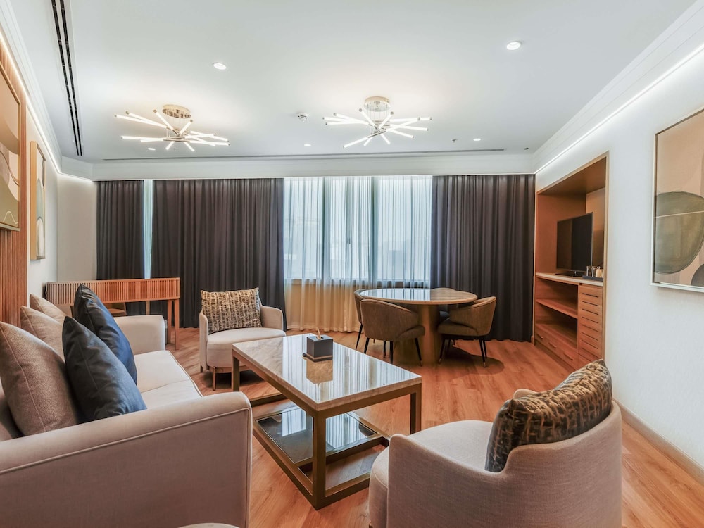 Movenpick Grand Al Bustan Dubai 49/64