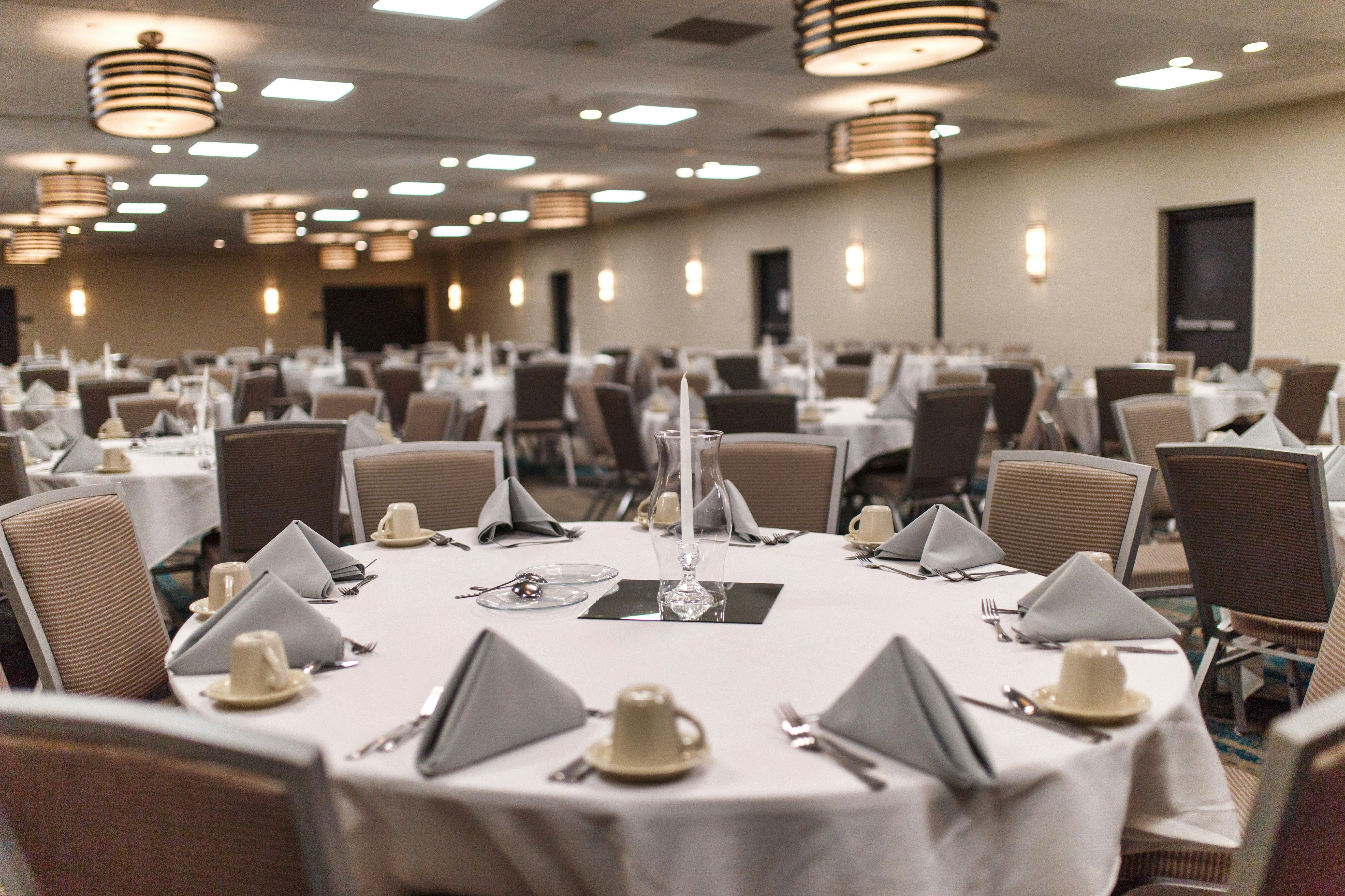 Doubletree By Hilton Neenah 40/47