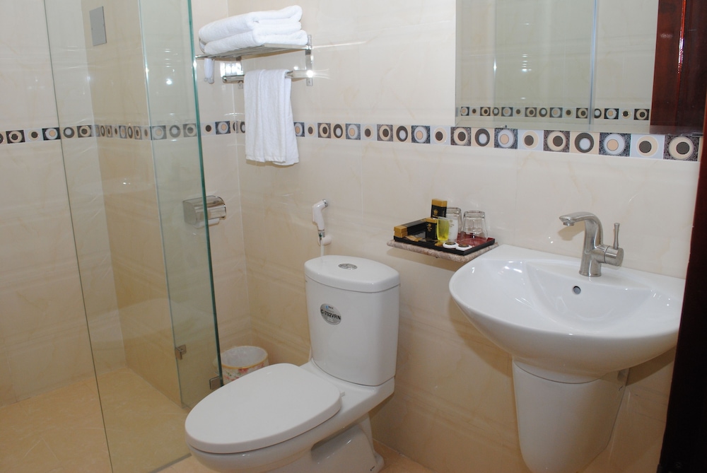 Tran Vinh Hotel 64/66