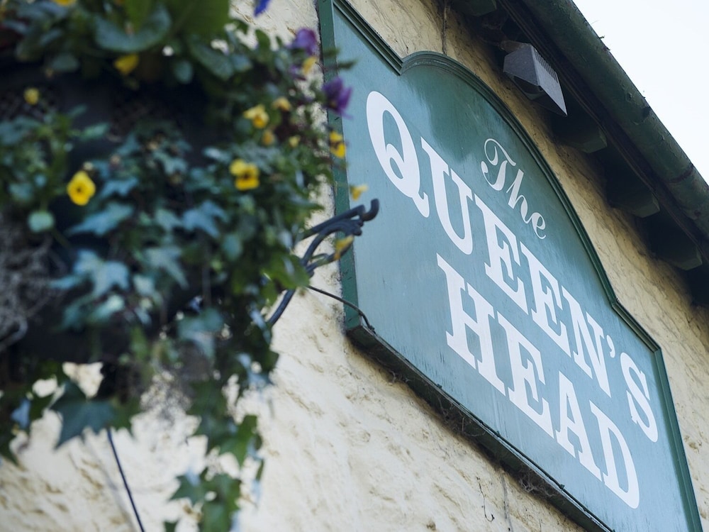 The Queens Head 1/22