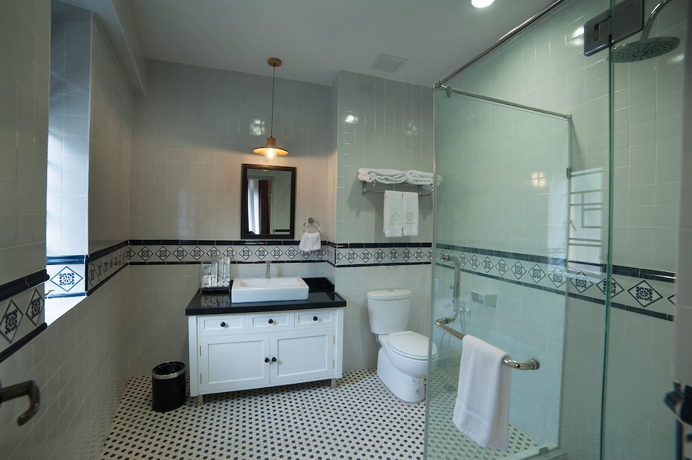 The Chambers Hotel 28/29