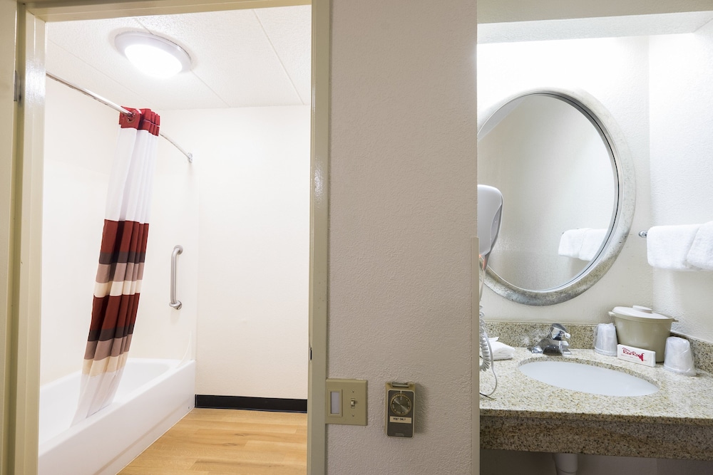 Red Roof Inn Parsippany 14/34