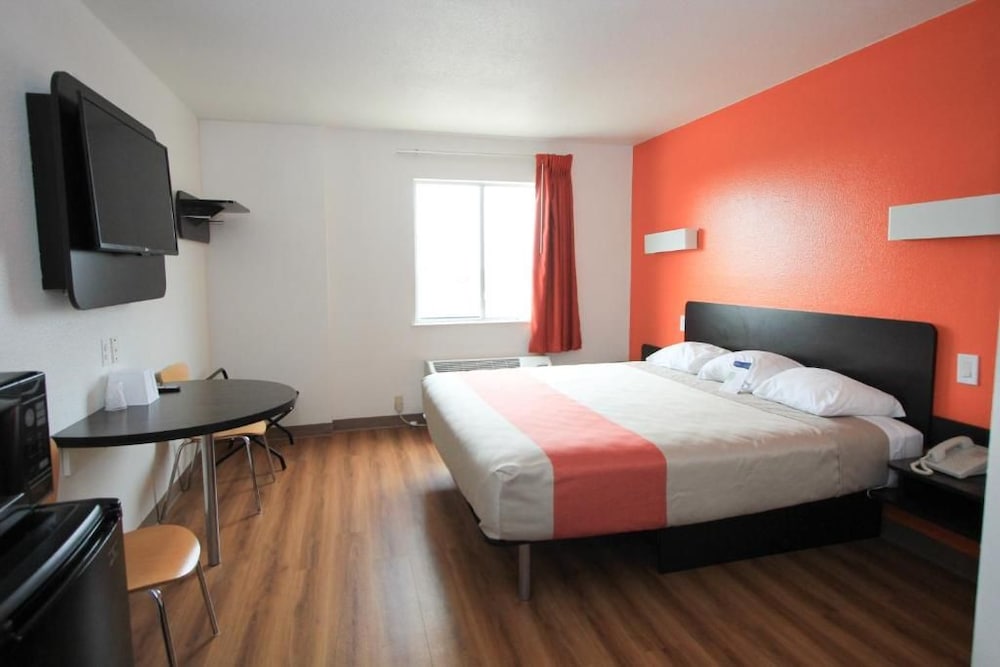 Motel6 San Antonio, TX - Downtown - Alamo Dome 31/54