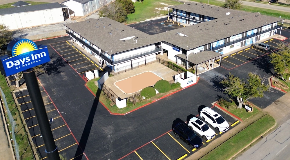 Days Inn by Wyndham Wichita Falls 38/50