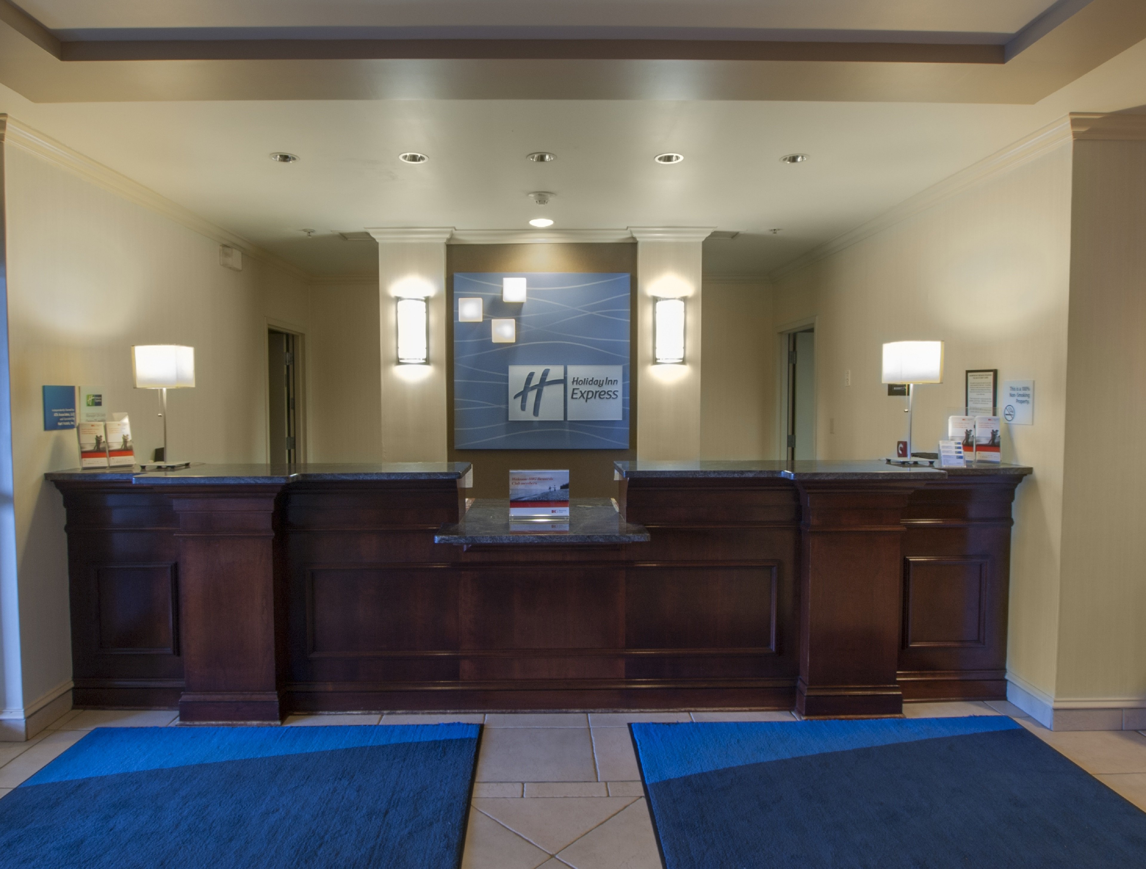 Holiday Inn Express Hotel Suites Buffalo Airport 6/58