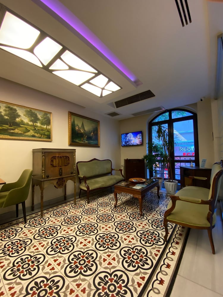 Triada Otel 52/76