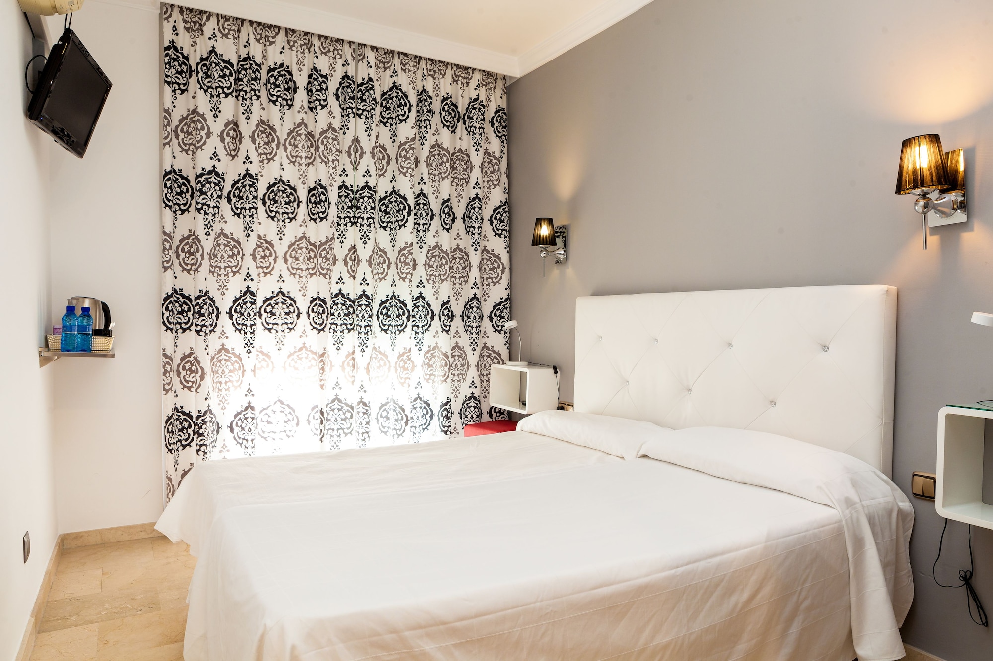 hostal abril