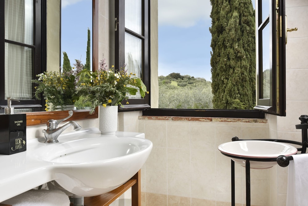 Relais Villa Monte Solare 48/50