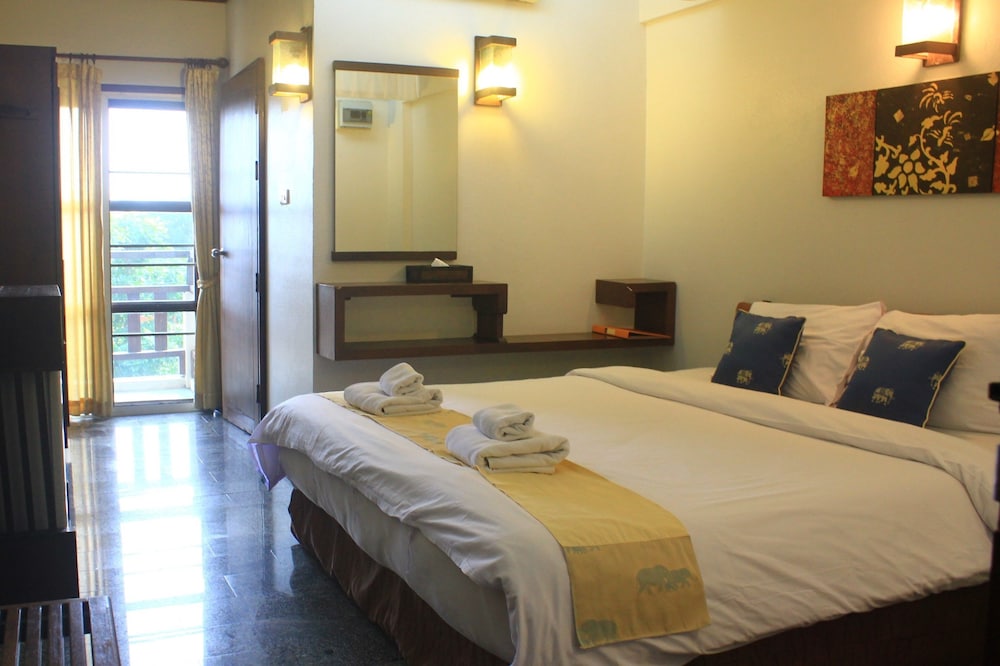 Rainforest Chiangmai Hotel 15/81