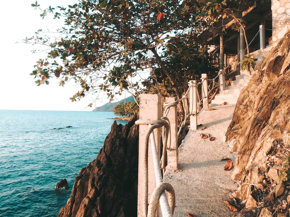 Koh Chang Hut Hotel 41/51