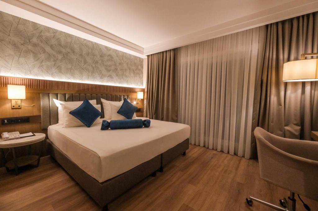 Inner, Garden, Standard, King Bed, Ramada Encore by Wyndham Konya Karatay 2/10