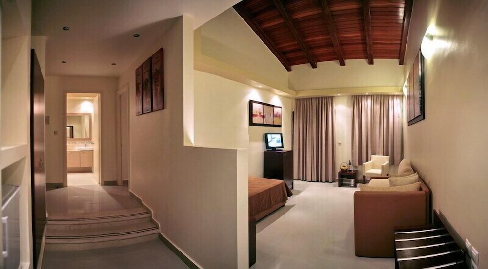 Lemnos Village Resort Hotel 34/71