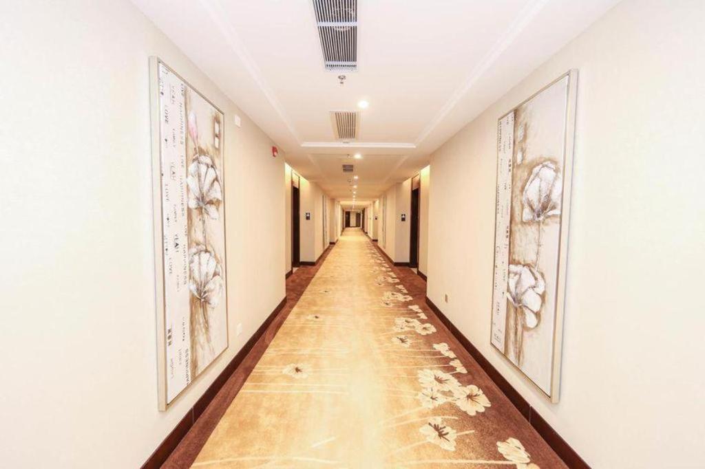 Vienna International Hotel (Foshan Flower World) 31/51