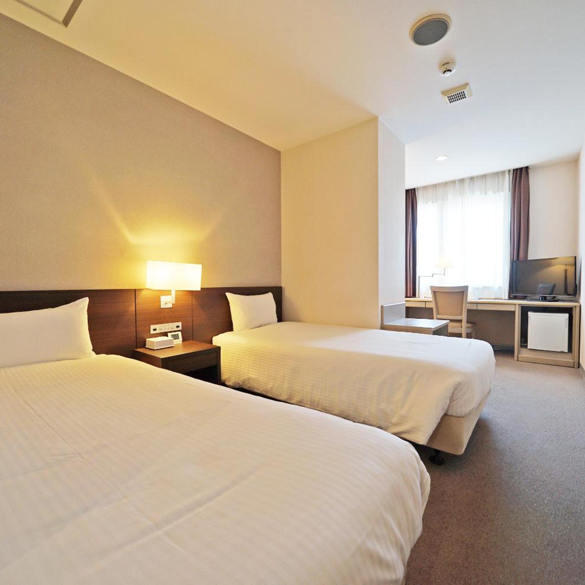 Moderate, Twin Beds