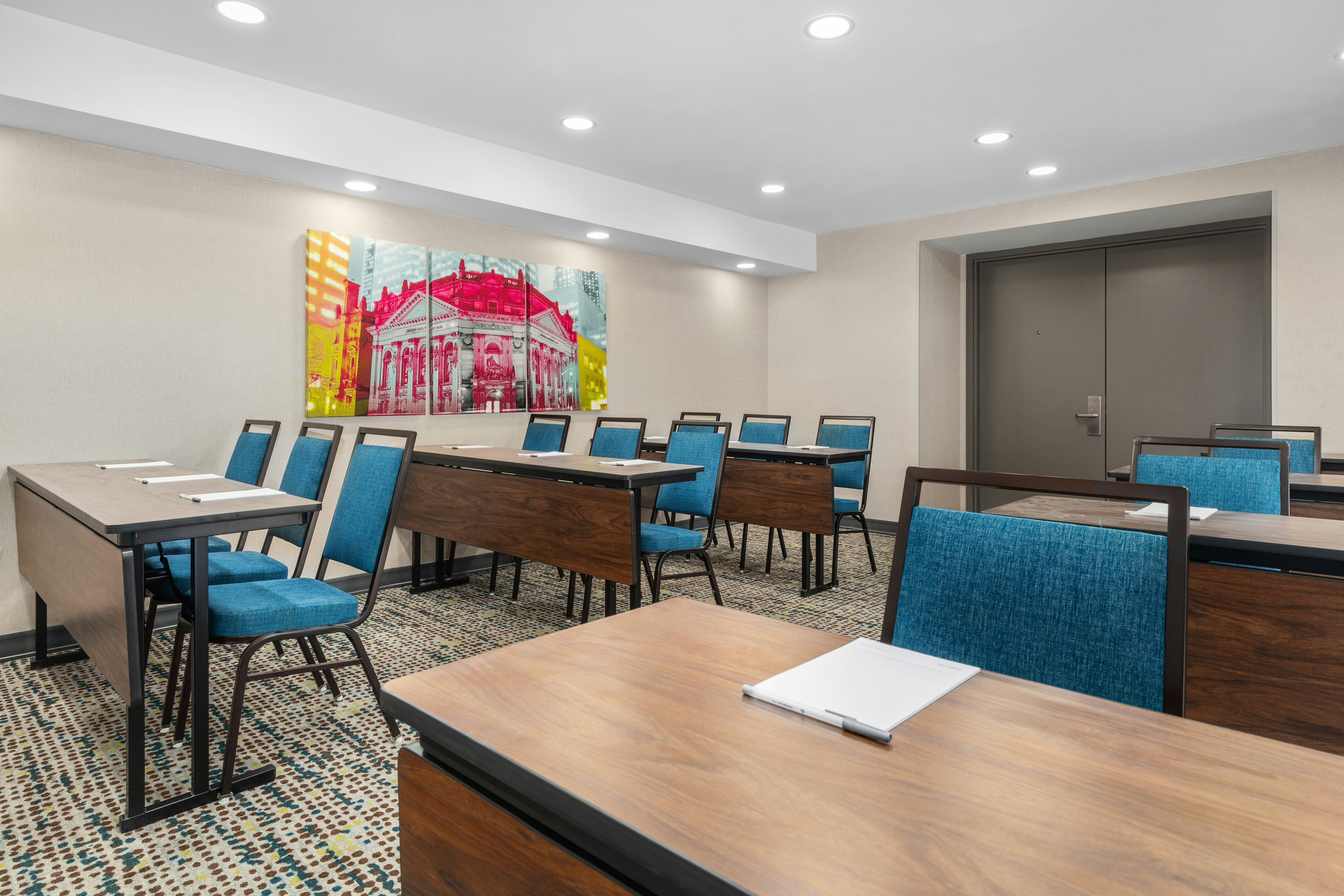 Hampton Inn & Suites by Hilton Toronto Downtown 17/18