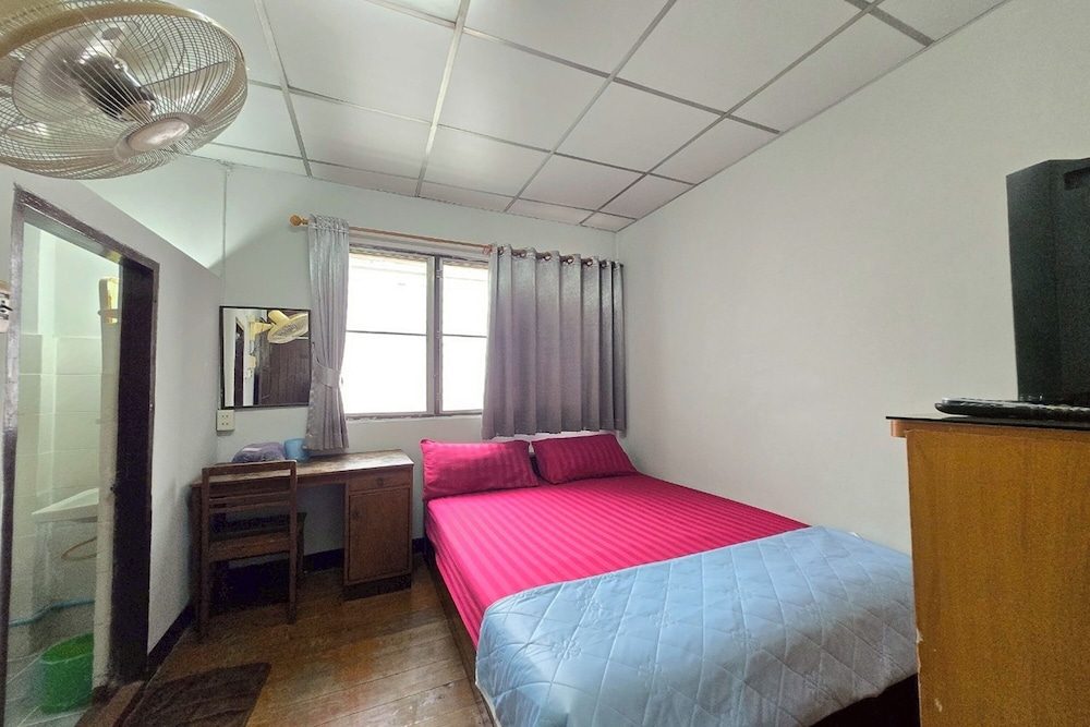 Tapae Inn Hotel 17/44
