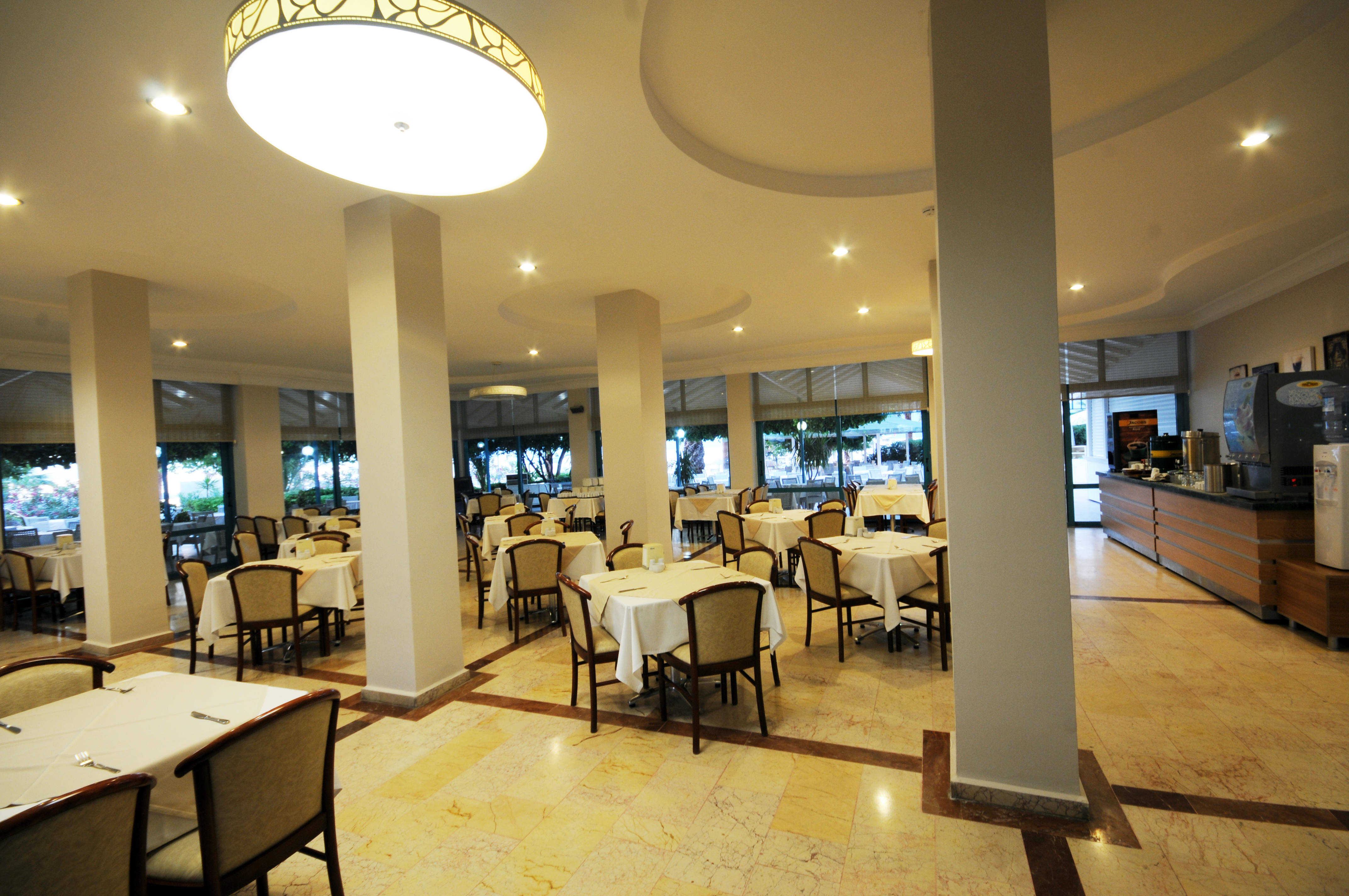 Tropical Hotel 5/9