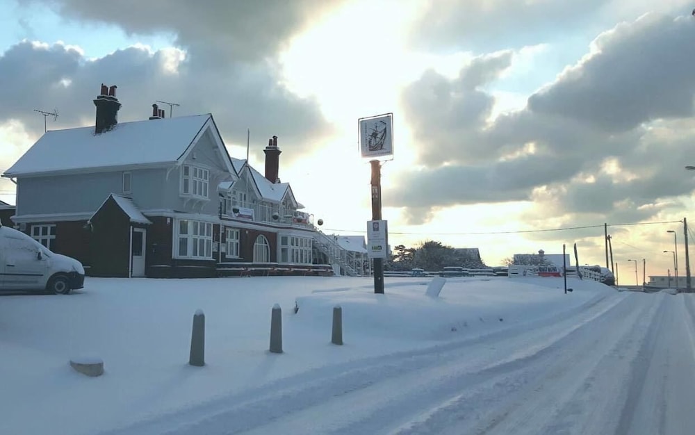 The Victory at Mersea 35/38