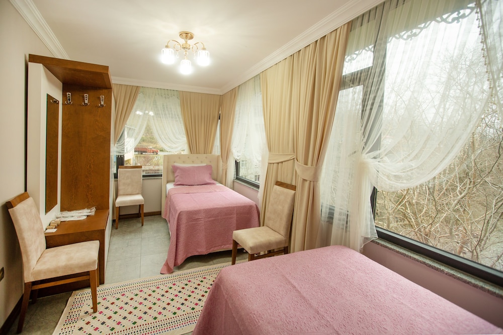 Jolnar Garden Hotel 20/50
