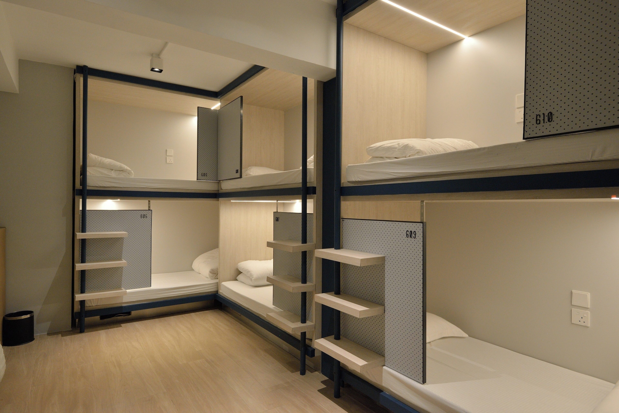 MIXED DORM, 8 BEDS